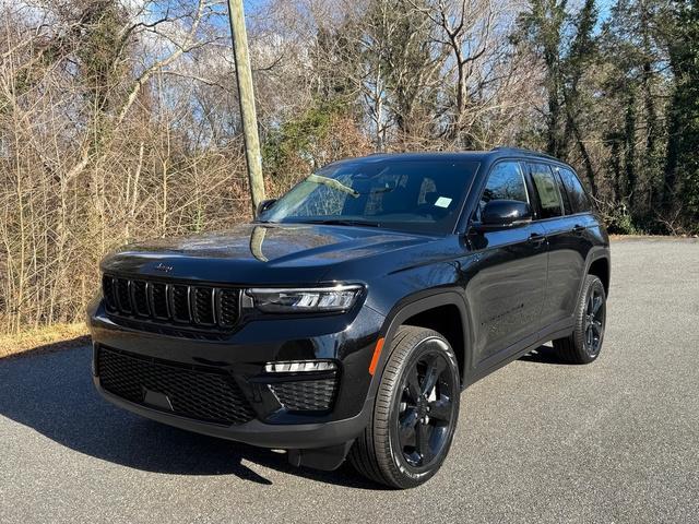 new 2025 Jeep Grand Cherokee car, priced at $48,999