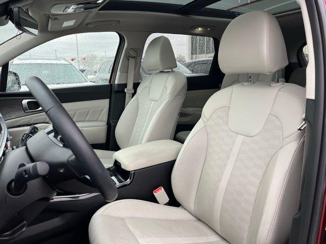 used 2025 Kia Sorento car, priced at $39,649