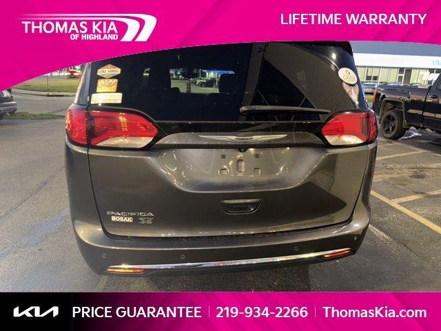 used 2020 Chrysler Pacifica car, priced at $22,169