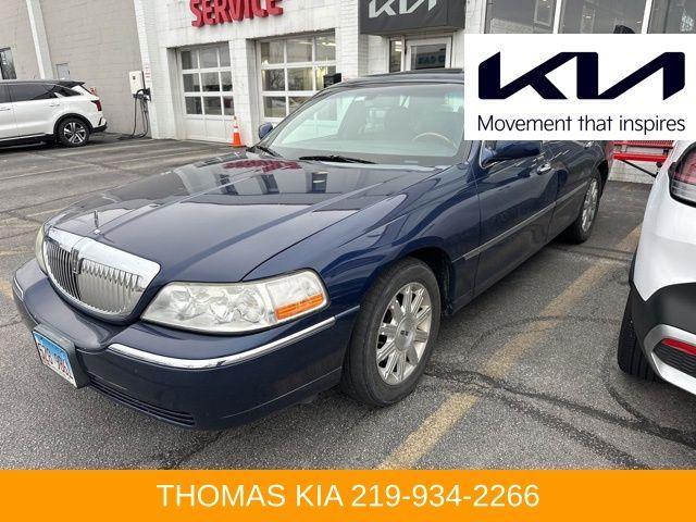 used 2010 Lincoln Town Car car, priced at $5,500