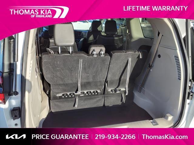 used 2024 Chrysler Pacifica Hybrid car, priced at $32,000
