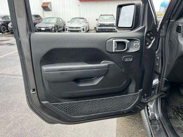 used 2022 Jeep Wrangler Unlimited car, priced at $31,498