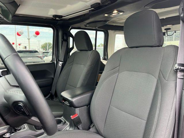 used 2022 Jeep Wrangler Unlimited car, priced at $31,498