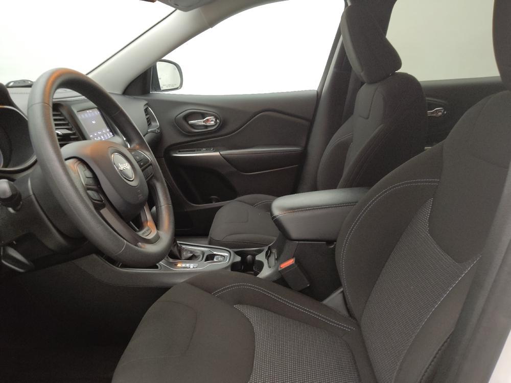 used 2020 Jeep Cherokee car, priced at $18,495