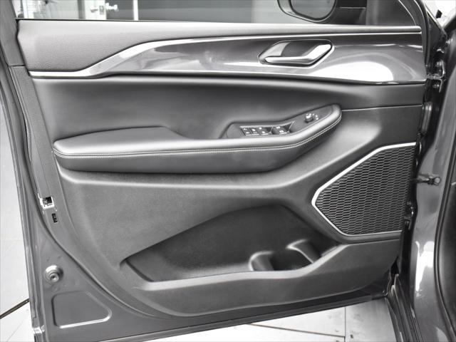 used 2022 Jeep Grand Cherokee car, priced at $29,700
