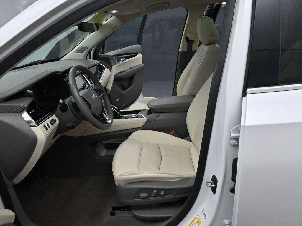 used 2020 Cadillac XT6 car, priced at $25,000