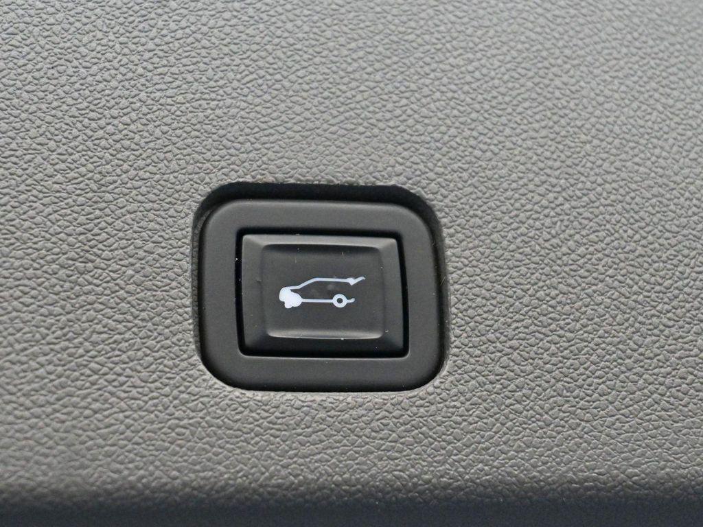 used 2020 Cadillac XT6 car, priced at $25,000