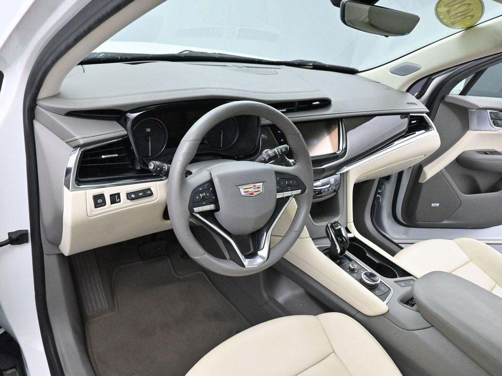 used 2020 Cadillac XT6 car, priced at $25,000