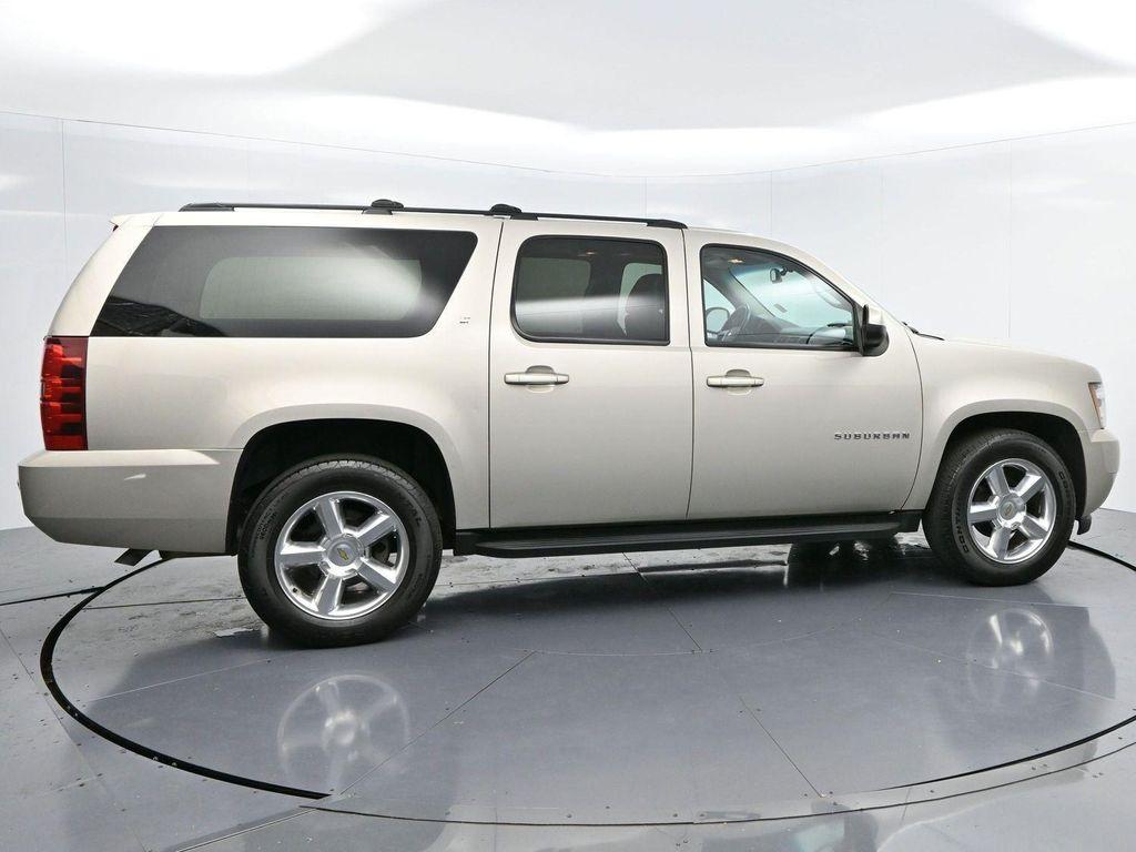 used 2014 Chevrolet Suburban car, priced at $12,500