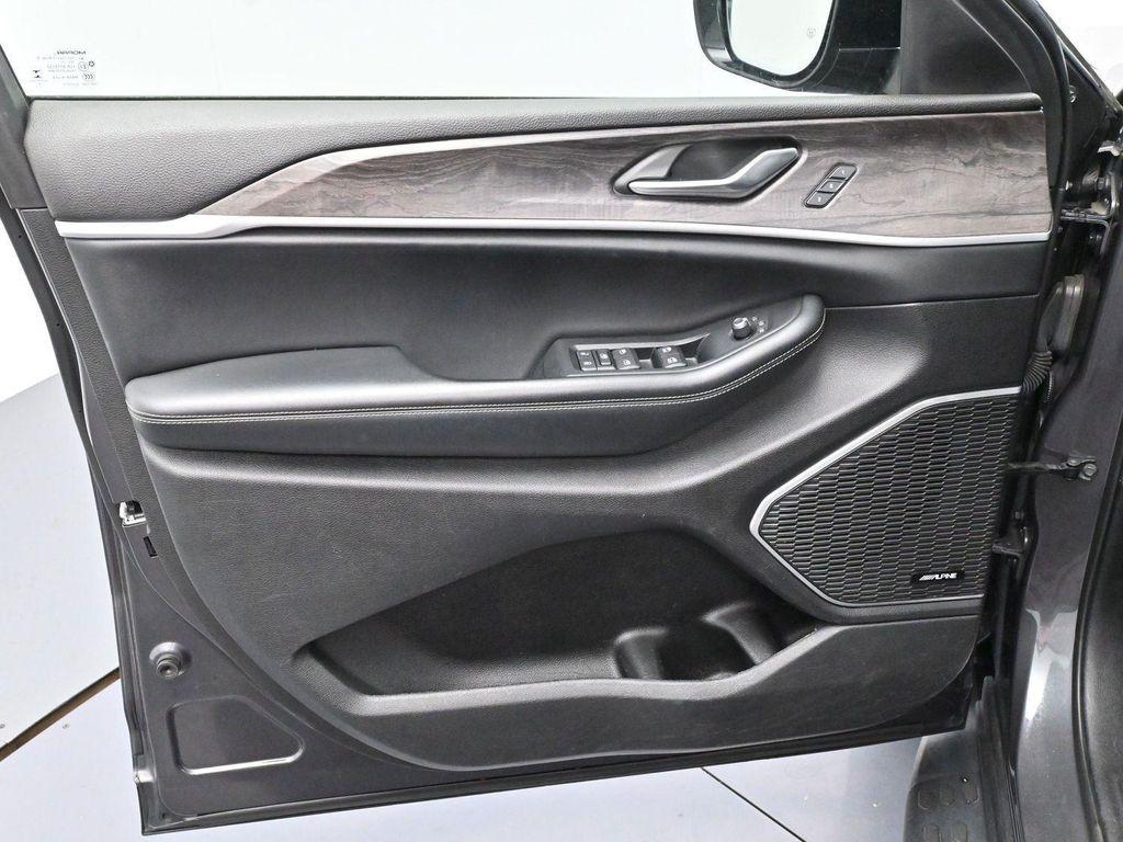 used 2022 Jeep Grand Cherokee car, priced at $28,700