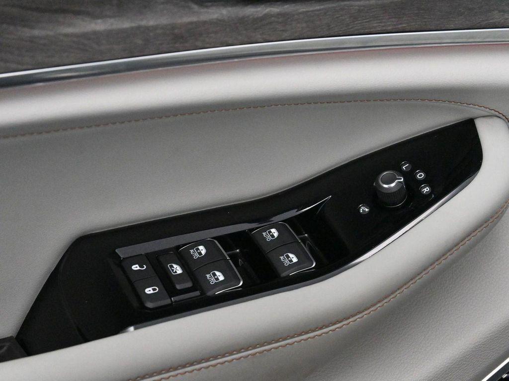 used 2023 Jeep Grand Cherokee car, priced at $37,700