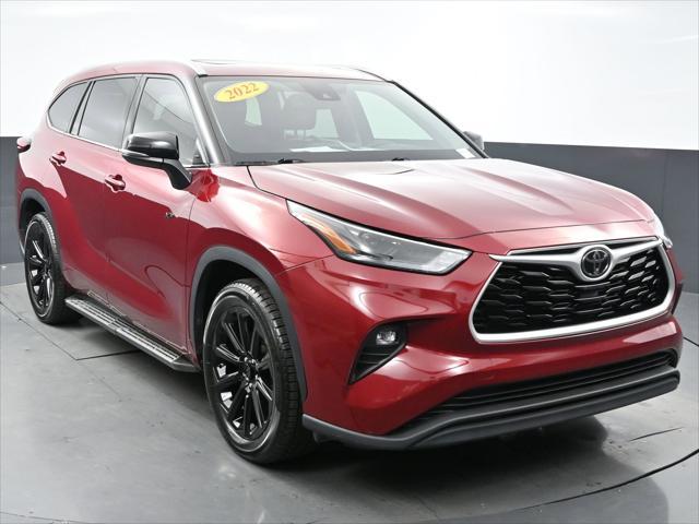 used 2022 Toyota Highlander car, priced at $34,700