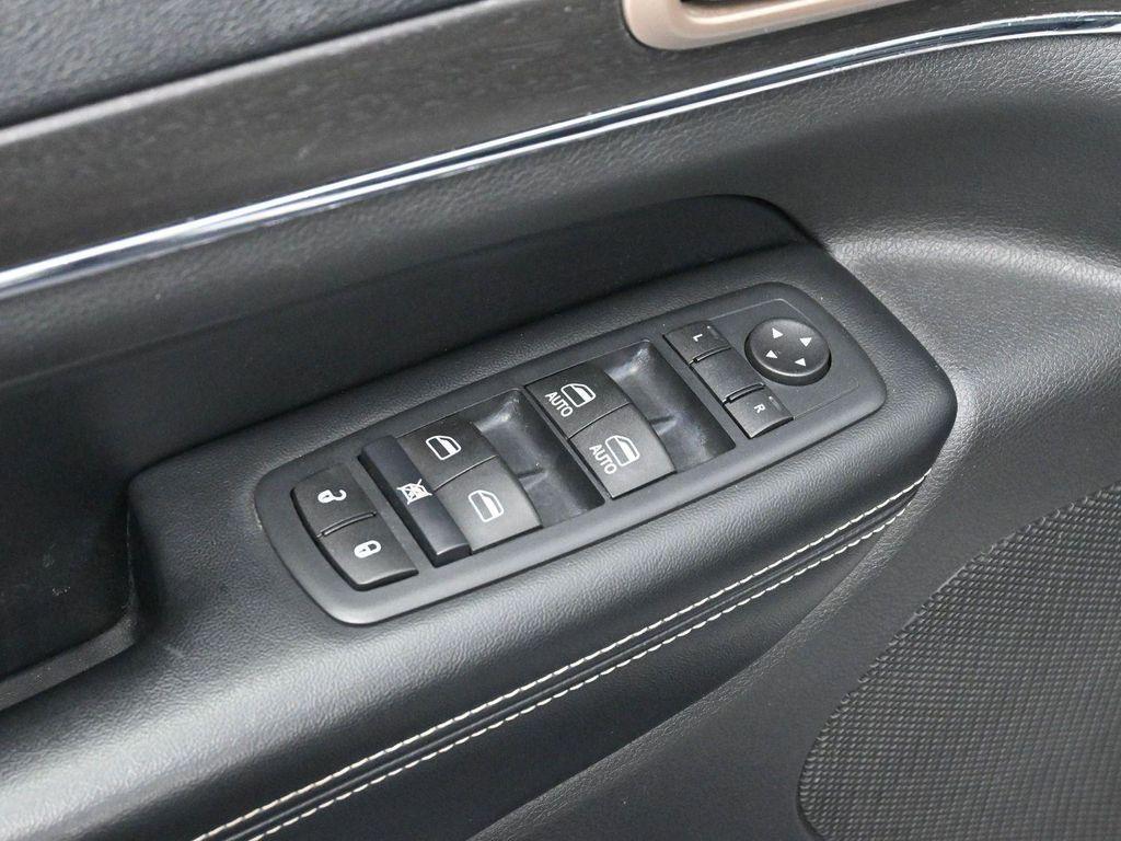 used 2016 Jeep Grand Cherokee car, priced at $13,700