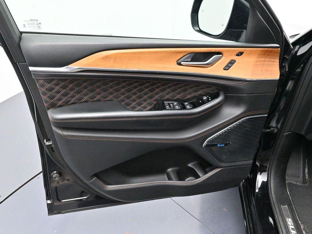 used 2022 Jeep Grand Cherokee car, priced at $36,000