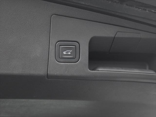 used 2018 Cadillac XT5 car, priced at $15,500