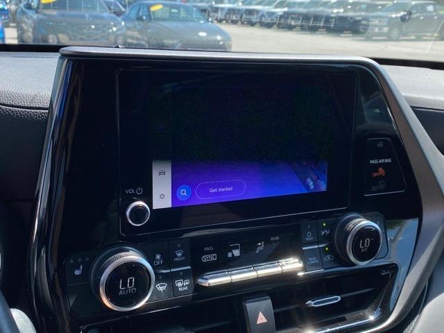 used 2024 Toyota Highlander car, priced at $41,801