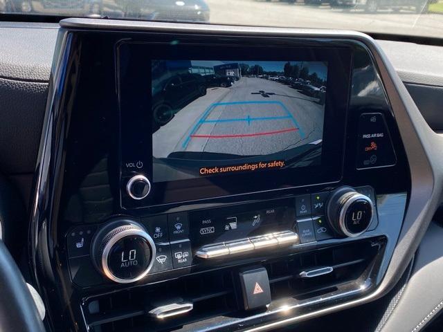 used 2024 Toyota Highlander car, priced at $41,801