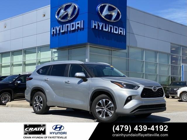 used 2024 Toyota Highlander car, priced at $41,801