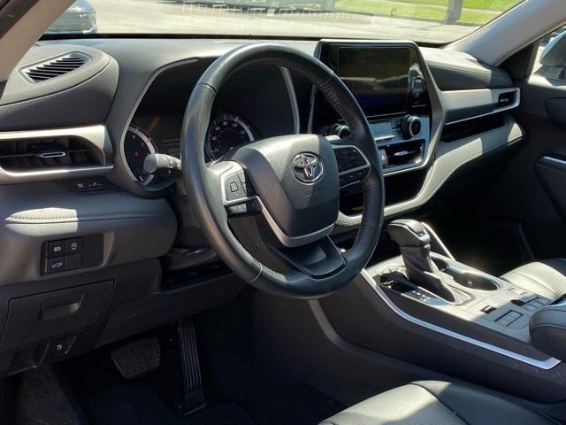 used 2024 Toyota Highlander car, priced at $41,801