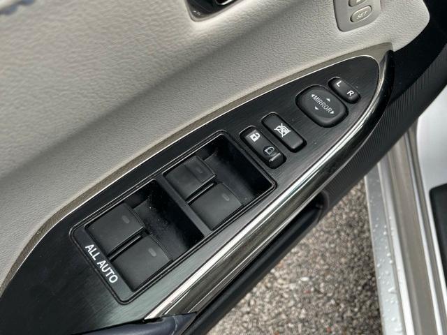 used 2014 Toyota Avalon Hybrid car, priced at $14,915