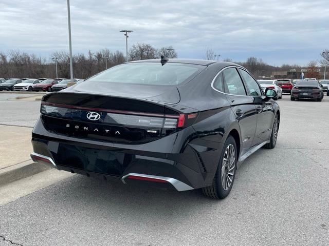 new 2025 Hyundai Sonata Hybrid car, priced at $31,028