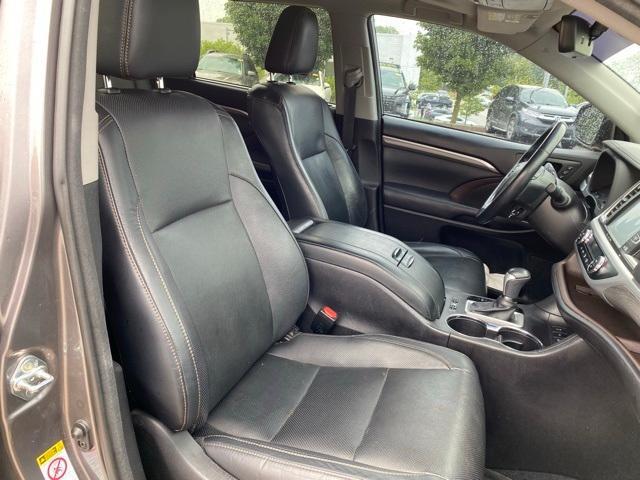 used 2017 Toyota Highlander car, priced at $21,311