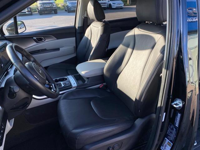 used 2024 Kia Carnival car, priced at $30,884