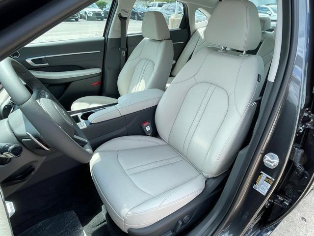 new 2025 Hyundai Sonata Hybrid car, priced at $37,166