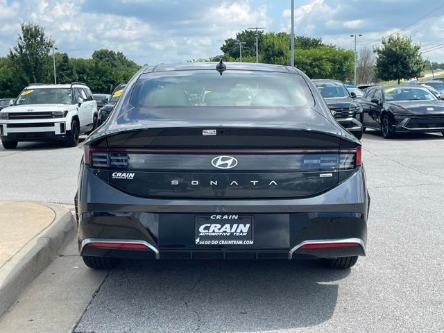 new 2025 Hyundai Sonata Hybrid car, priced at $37,166