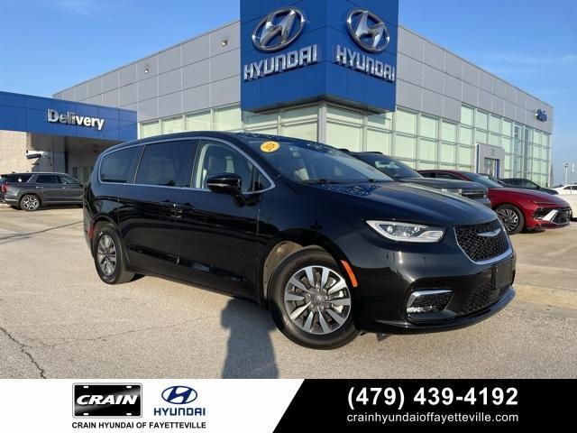 used 2024 Chrysler Pacifica Hybrid car, priced at $35,997