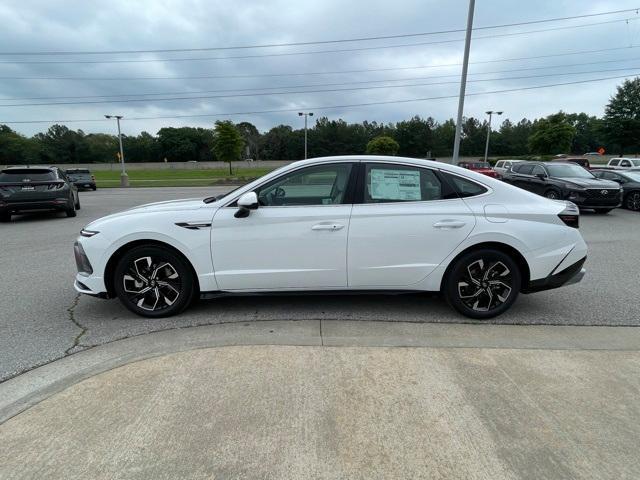 new 2024 Hyundai Sonata car, priced at $30,275