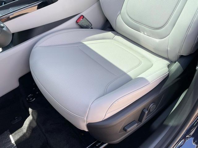 new 2025 Hyundai TUCSON Hybrid car, priced at $36,457