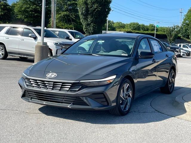 new 2025 Hyundai Elantra car, priced at $23,092