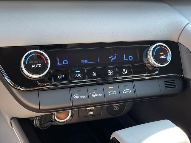 new 2025 Hyundai Elantra car, priced at $23,092