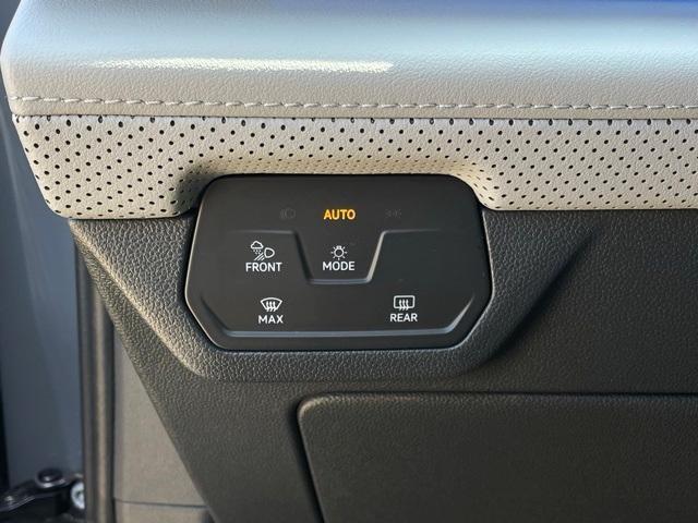 used 2025 Volkswagen Atlas car, priced at $43,972