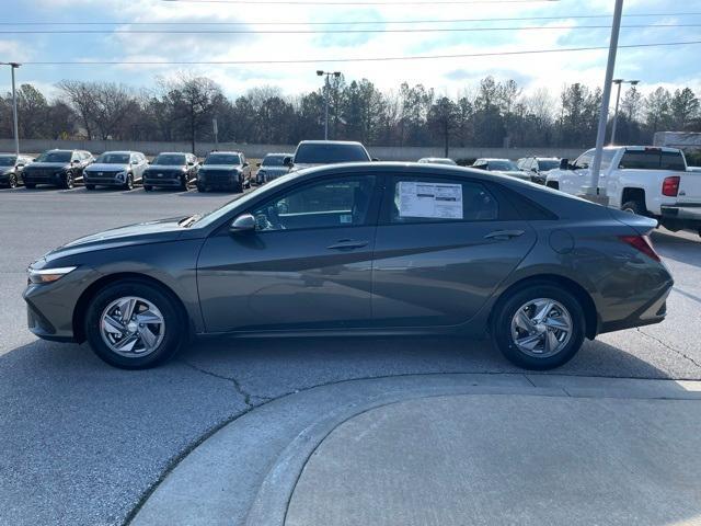 new 2025 Hyundai Elantra car, priced at $21,407