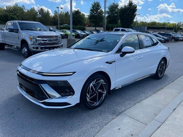 new 2024 Hyundai Sonata car, priced at $29,626