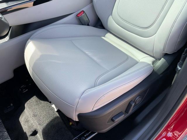 new 2025 Hyundai TUCSON Hybrid car, priced at $37,070