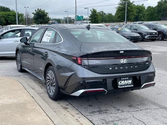 new 2025 Hyundai Sonata Hybrid car, priced at $37,215