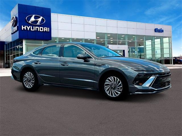 new 2025 Hyundai Sonata Hybrid car, priced at $37,215