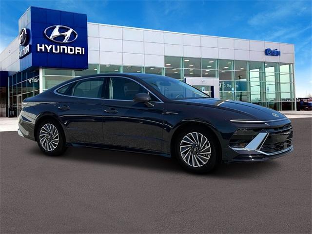 new 2025 Hyundai Sonata Hybrid car, priced at $37,310