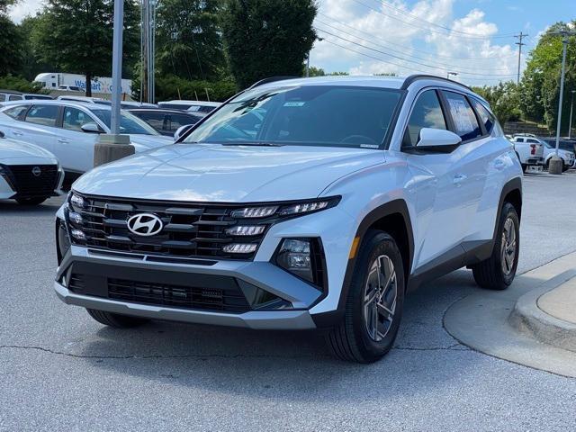 new 2025 Hyundai TUCSON Hybrid car, priced at $33,404