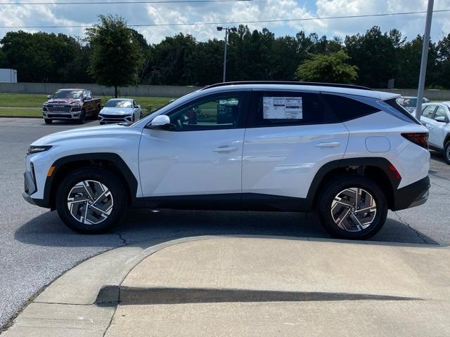 new 2025 Hyundai TUCSON Hybrid car, priced at $33,404
