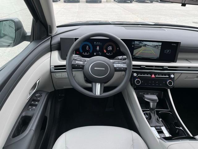 new 2025 Hyundai Tucson car, priced at $30,900
