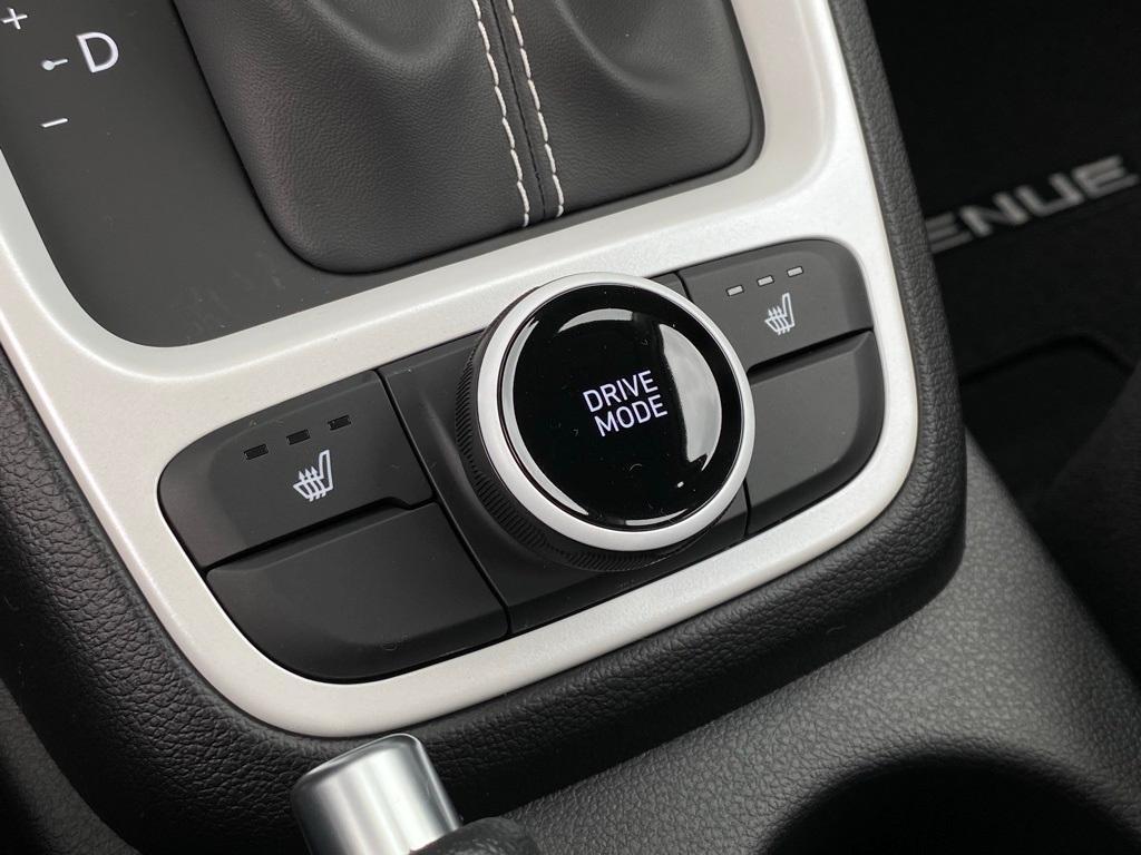 new 2025 Hyundai Venue car, priced at $25,145