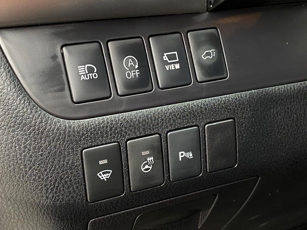 used 2018 Toyota Highlander car, priced at $30,498