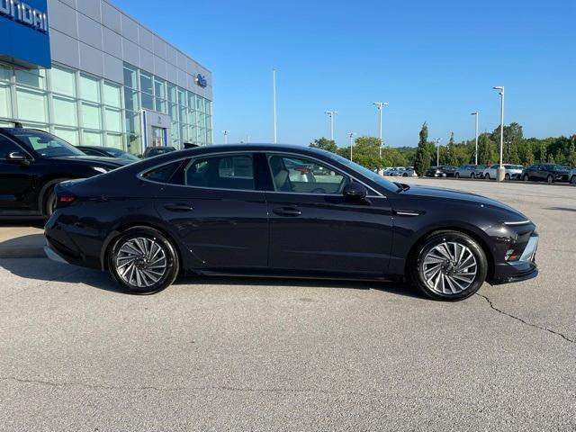 new 2025 Hyundai Sonata Hybrid car, priced at $37,169