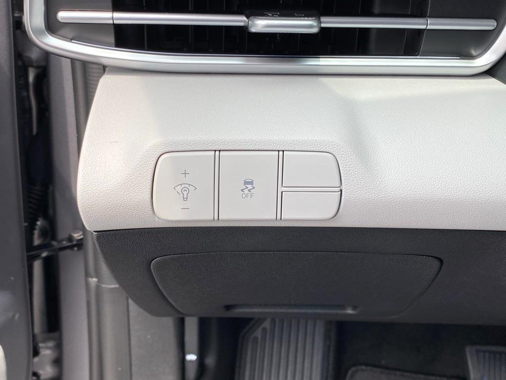 new 2025 Hyundai Elantra car, priced at $24,617