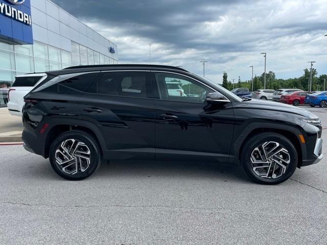 new 2025 Hyundai TUCSON Hybrid car, priced at $41,216