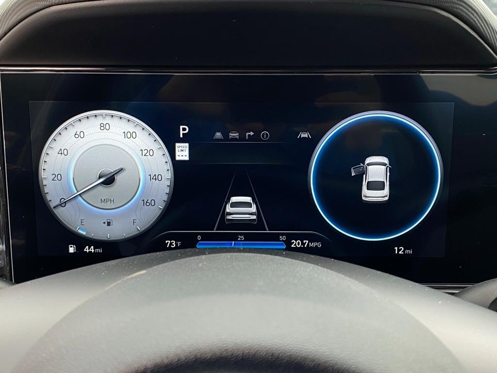 new 2025 Hyundai Elantra car, priced at $24,617